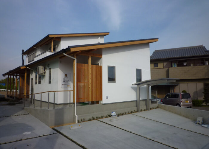 007修正 たがみ鍼灸マッサージ院 外観